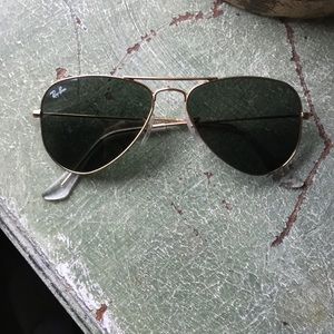 Ray-Ban Small Aviator. 52 m